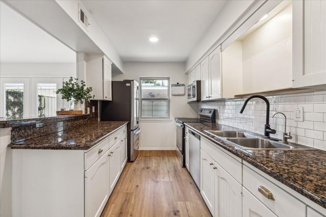 5823 Valley Forge Drive 93, Houston, TX 77057