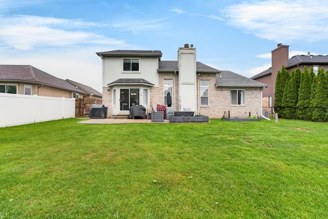 30098 Fairfield Drive, New Baltimore, MI 48051