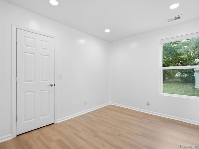 26545 Brush Street, Madison Heights, MI 48071