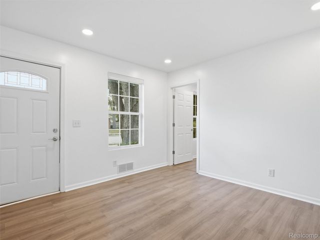 26545 Brush Street, Madison Heights, MI 48071