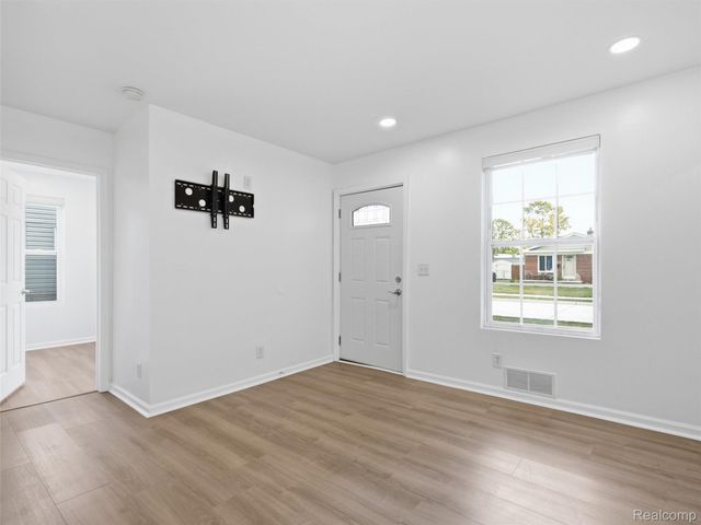 26545 Brush Street, Madison Heights, MI 48071