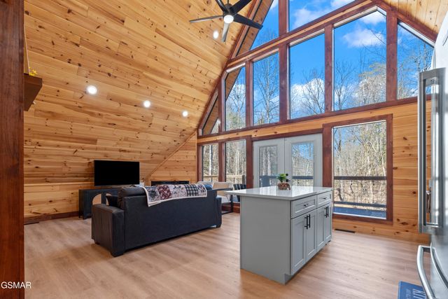 3115 Emerald Springs Loop, Sevierville, TN 37862