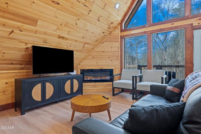 3115 Emerald Springs Loop, Sevierville, TN 37862