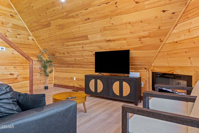 3115 Emerald Springs Loop, Sevierville, TN 37862