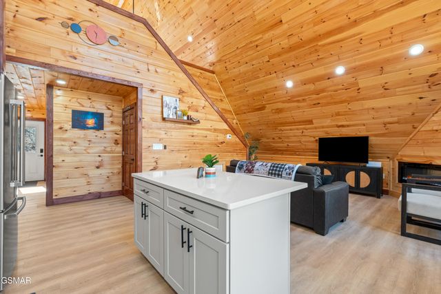 3115 Emerald Springs Loop, Sevierville, TN 37862