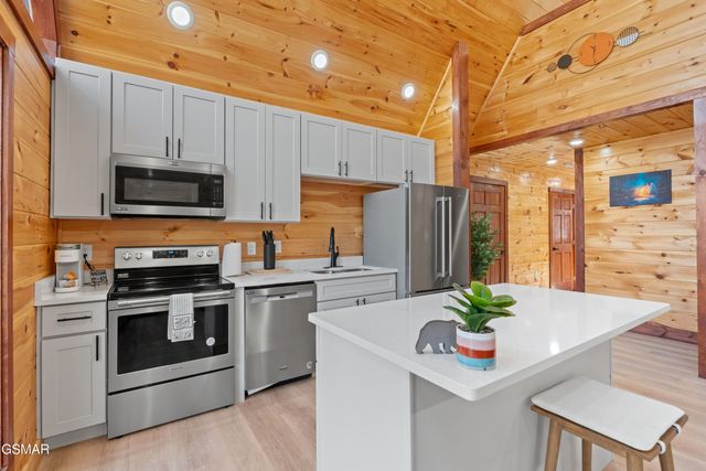 3115 Emerald Springs Loop, Sevierville, TN 37862