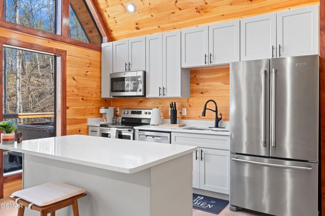 3115 Emerald Springs Loop, Sevierville, TN 37862