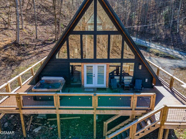 3115 Emerald Springs Loop, Sevierville, TN 37862