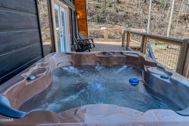 3115 Emerald Springs Loop, Sevierville, TN 37862