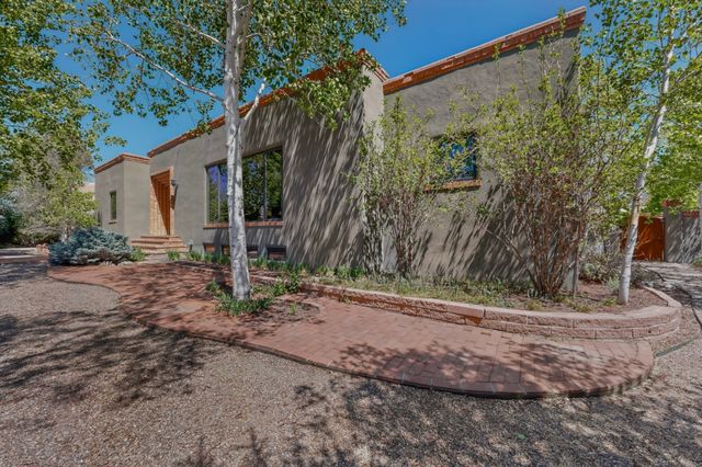 1031 Don Diego, Santa Fe, NM 87505