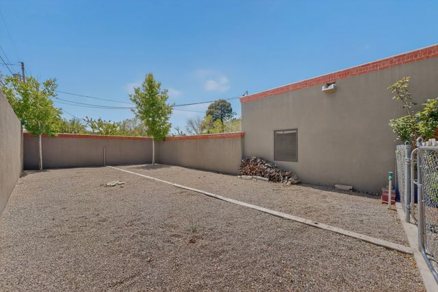1031 Don Diego, Santa Fe, NM 87505