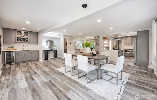 2412 160th Avenue NE, Bellevue, WA 98008