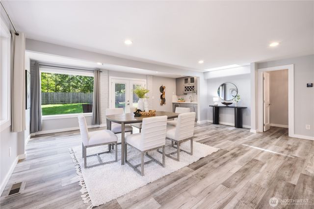 2412 160th Avenue NE, Bellevue, WA 98008