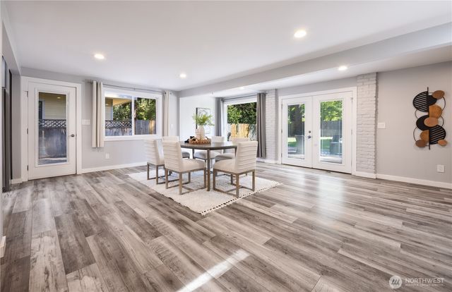 2412 160th Avenue NE, Bellevue, WA 98008