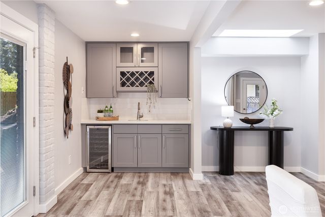 2412 160th Avenue NE, Bellevue, WA 98008