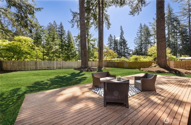 2412 160th Avenue NE, Bellevue, WA 98008