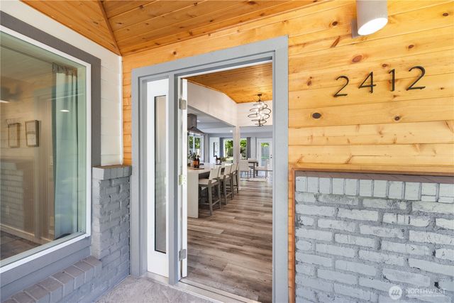 2412 160th Avenue NE, Bellevue, WA 98008
