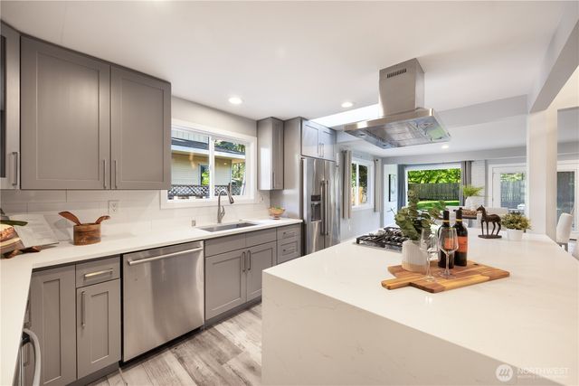 2412 160th Avenue NE, Bellevue, WA 98008