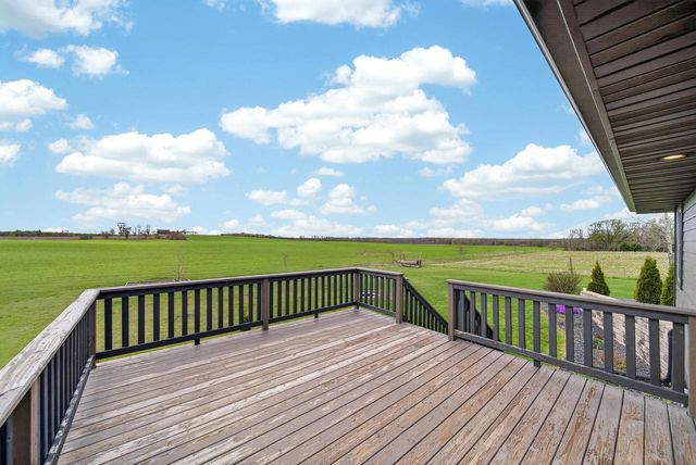 W5791 Prairie View DRIVE, Random Lake, WI 53075