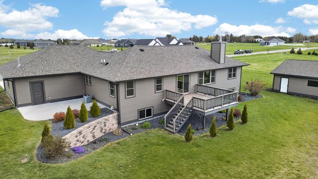 W5791 Prairie View DRIVE, Random Lake, WI 53075