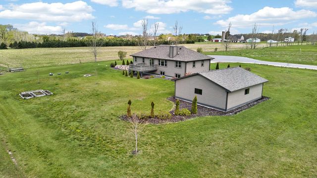W5791 Prairie View DRIVE, Random Lake, WI 53075