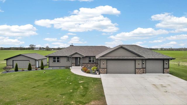 W5791 Prairie View DRIVE, Random Lake, WI 53075