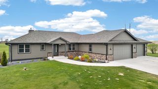 W5791 Prairie View DRIVE, Random Lake, WI 53075