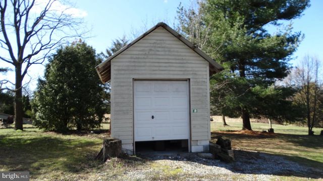 22209 PONDSVILLE RD, Hagerstown, MD 21742