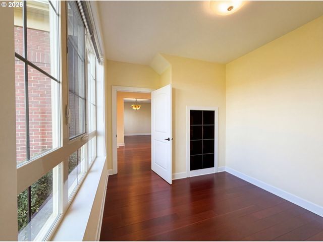 2250 Sw HOMER ROSS Loop, Mc Minnville, OR 97128