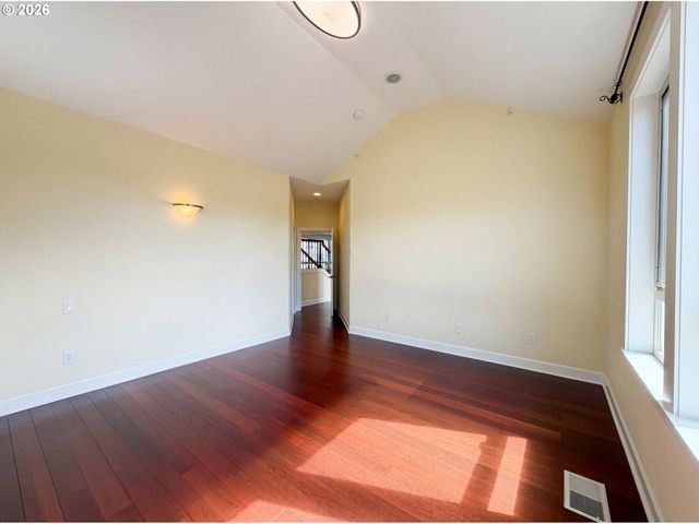 2250 Sw HOMER ROSS Loop, Mc Minnville, OR 97128