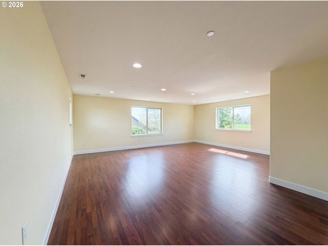 2250 Sw HOMER ROSS Loop, Mc Minnville, OR 97128