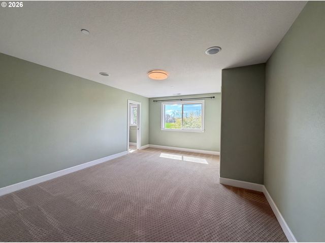 2250 Sw HOMER ROSS Loop, Mc Minnville, OR 97128