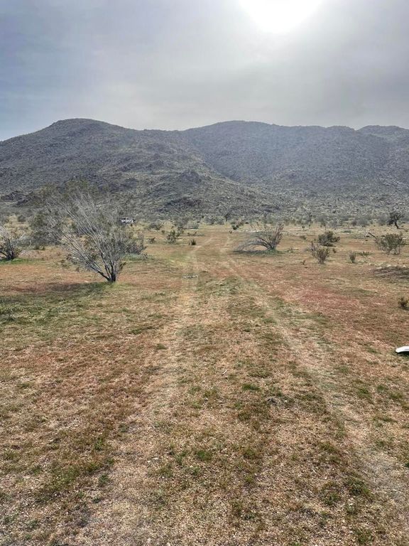 Image 3 of property listing at 0 Chicago Road, Apple Valley, CA 92307