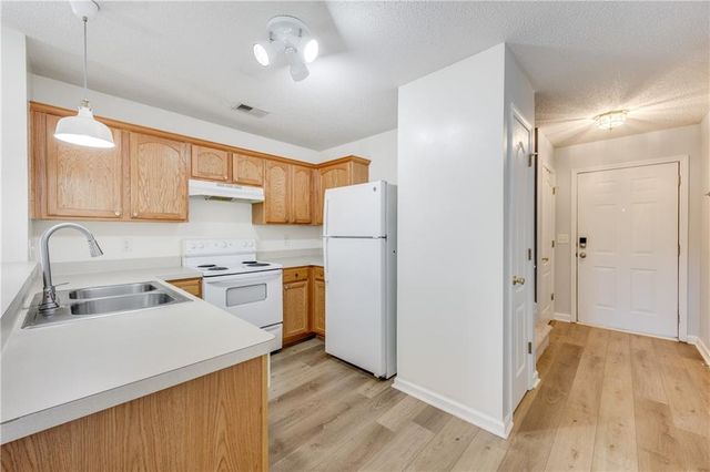 121 Fox Creek Drive, Woodstock, GA 30188