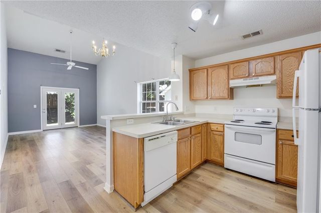 121 Fox Creek Drive, Woodstock, GA 30188
