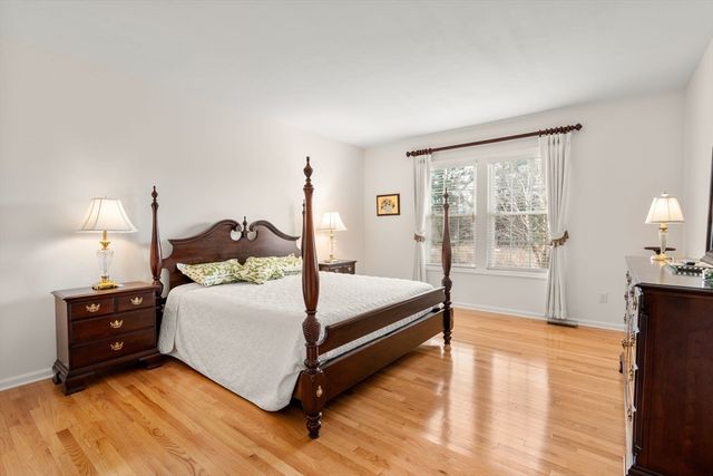 5 Heartwood Way 123, Hopkinton, MA 01748