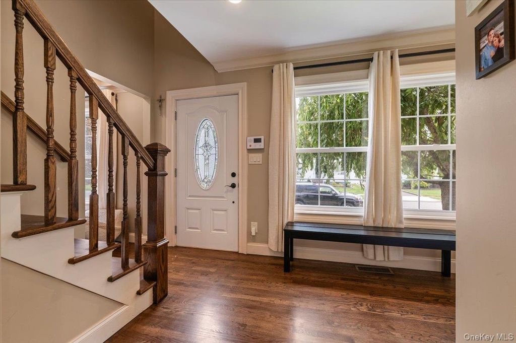 23 Cambridge Avenue, Bethpage, NY 11714 — photo 3