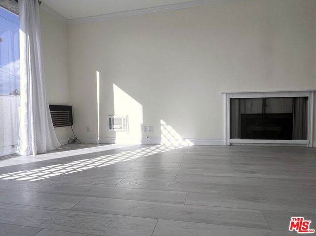 11645 Montana Avenue 323, Los Angeles, CA 90049