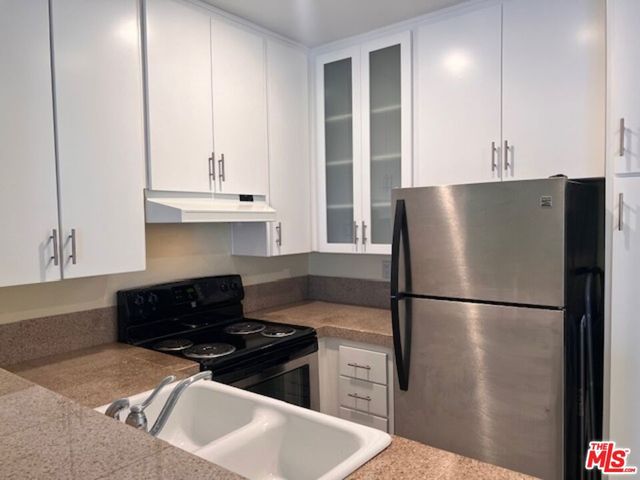 11645 Montana Avenue 323, Los Angeles, CA 90049