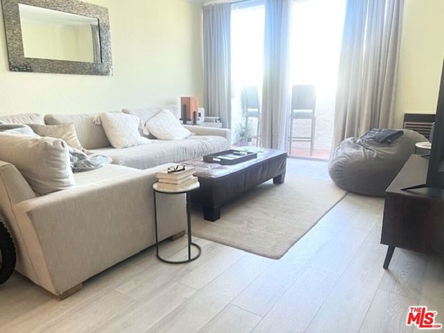 11645 Montana Avenue 323, Los Angeles, CA 90049