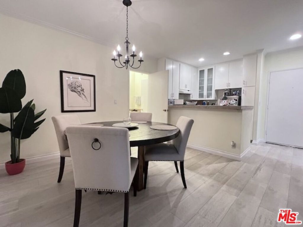 11645 Montana Avenue 323, Los Angeles, CA 90049