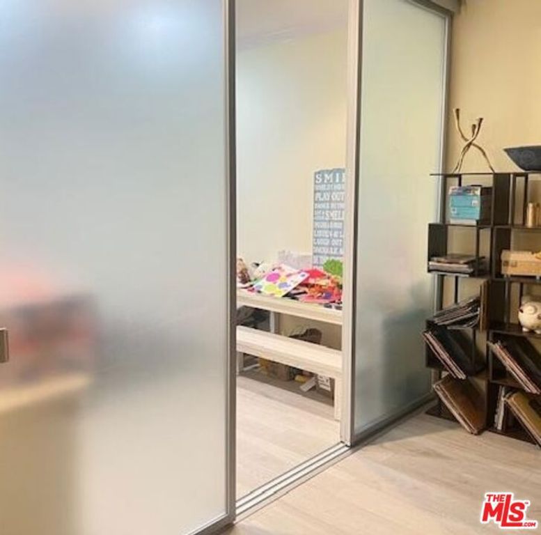 Image 17 of property listing at 11645 Montana Avenue 323, Los Angeles, CA 90049