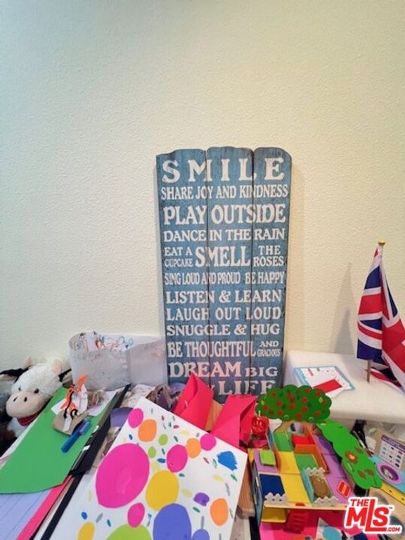 Image 19 of property listing at 11645 Montana Avenue 323, Los Angeles, CA 90049