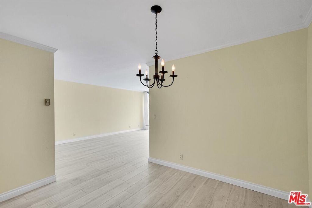 Image 23 of property listing at 11645 Montana Avenue 323, Los Angeles, CA 90049