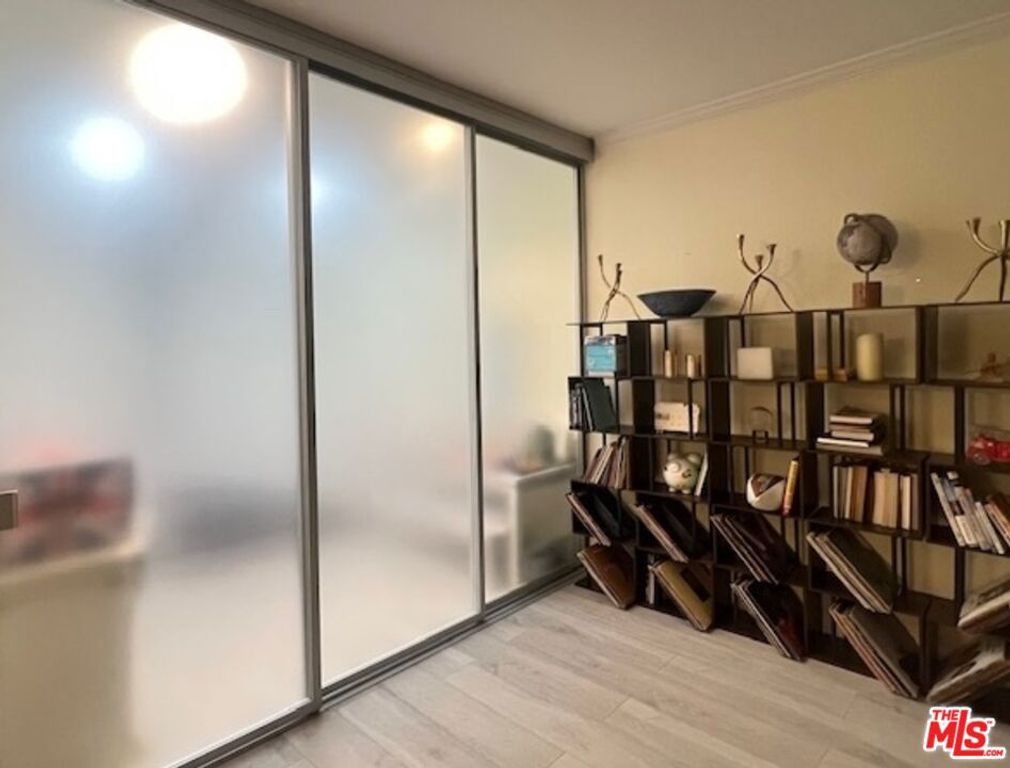 Image 26 of property listing at 11645 Montana Avenue 323, Los Angeles, CA 90049