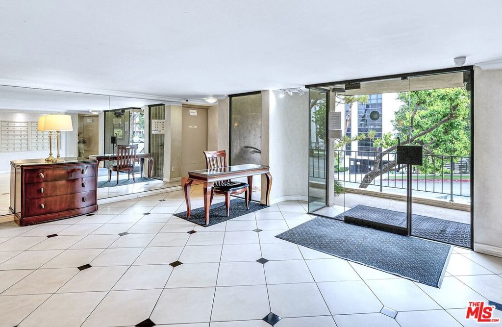 Image 39 of property listing at 11645 Montana Avenue 323, Los Angeles, CA 90049