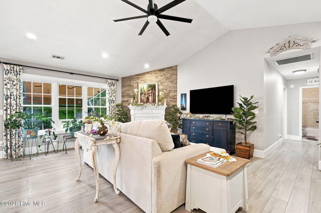 320 Smallwood Court, Wilmington, NC 28411