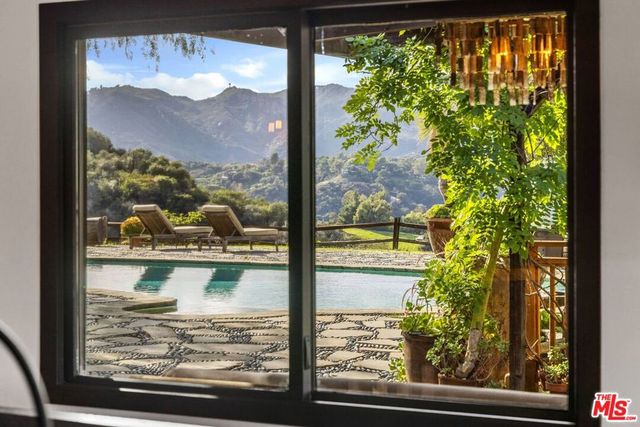 1551 Penny Road, Topanga, CA 90290