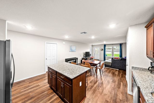 531 Wild Olive Way, San Antonio, TX 78219