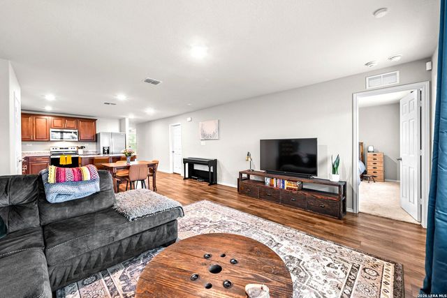 531 Wild Olive Way, San Antonio, TX 78219